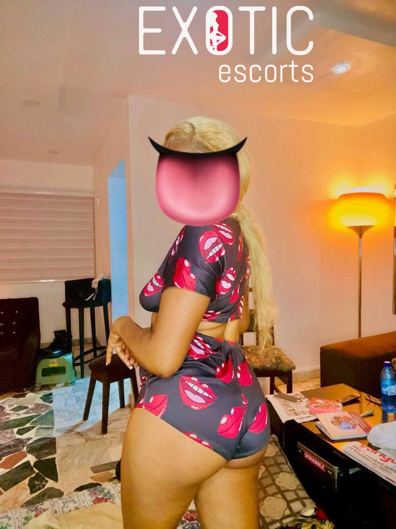 Laura — Cotonou